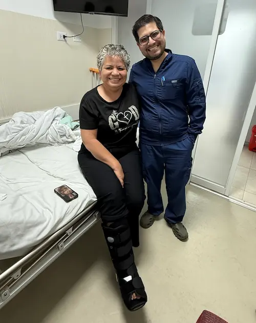 Dr Julian cirujano ligamento cruzado